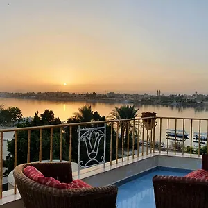 احجز هنا